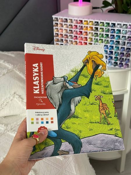 Творчий набір: розмальовка за номерами Coloriages Myst&egrave;res Класика та 100 акрилові маркери Lyuvie 235 фото