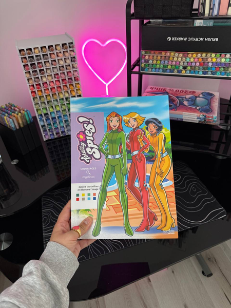 Розмальовка за номерами Coloriages mysteres: Totally Spies 273 фото